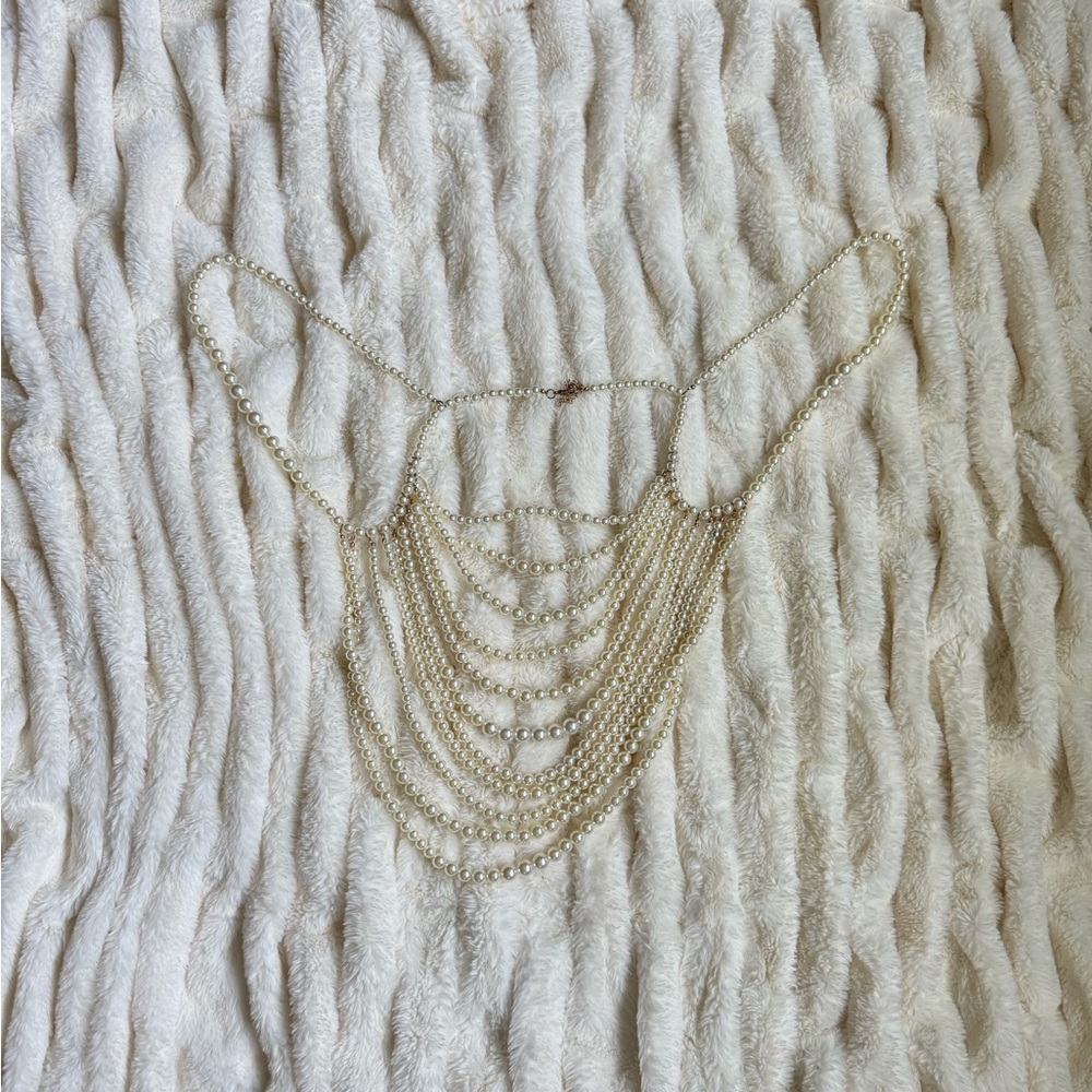 Elegant Pearl Layered Necklace
